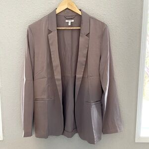 EUC Maurices dusty pink satin blazer